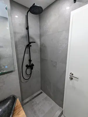 Ein Badezimmer in der Unterkunft View