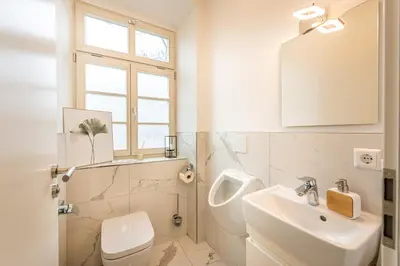 Ein Badezimmer in der Unterkunft VIVID Luxury Apartment Ludwigsburg - Blühendes Barock-Forum-Schloss-Downtown-Modern