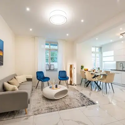 VIVID Luxury Apartment Ludwigsburg - Blühendes Barock-Forum-Schloss-Downtown-Modern