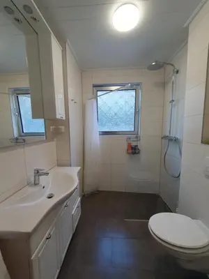 Ein Badezimmer in der Unterkunft Schönes, vollmöbliertes Zimmer direkt an der Uniklinik Mainz