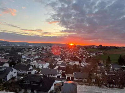 Blick auf den Sonnenuntergang/Sonnenaufgang von der Ferienwohnung aus oder aus der Nähe