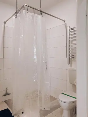 Ein Badezimmer in der Unterkunft Neuwertiges Apartment mit schnellem WLAN, Glasfaser, Kostenlose Privatparkplatz auch für Transporter geeignet R23