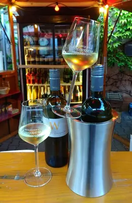 Getränke in der Unterkunft Weingut Weinstube Weinhotel Wolf