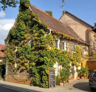 Das Gebäude in dem sich das Bed & Breakfast befindet