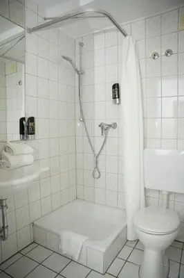 Ein Badezimmer in der Unterkunft Weber Residenz