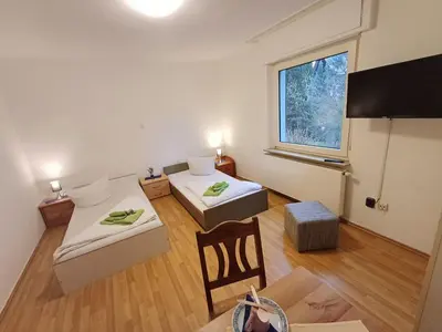 TV/Unterhaltungsangebot in der Unterkunft APARTMENTS / WOHNUNG IN HAIBACH