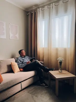 Ein Sitzbereich in der Unterkunft Ferienwohnung, Monteur-Appartment R22