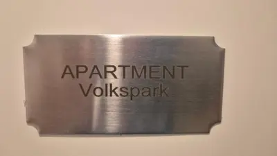 Ein Zertifikat, Auszeichnung, Logo oder anderes Dokument, das in der Unterkunft Volkspark-3-Zimmer-Wohnung-4 Betten-Mainz ausgestellt ist