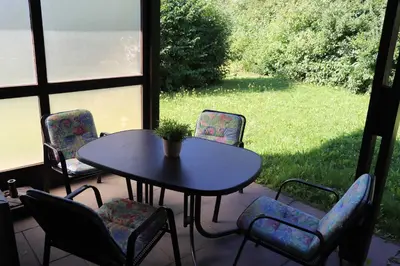 Ein Garten an der Unterkunft Ferienhaus Robinson Crusoe Schwarzkittelpfad 77