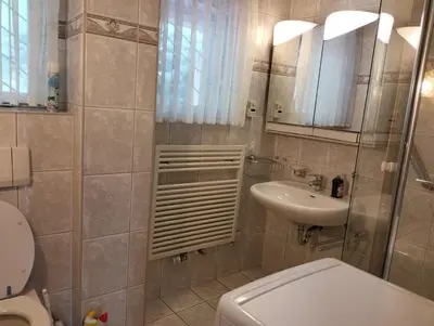 Ein Badezimmer in der Unterkunft 123-Zimmerverleih Mosbach