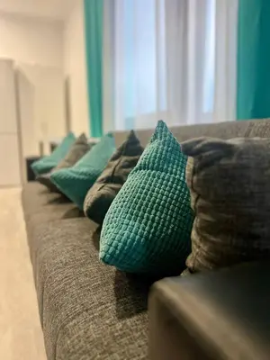 Ein Sitzbereich in der Unterkunft Neuwertiges Apartment mit schnellem WLAN, Netflix, Glasfaser, Kostenlose Privatparkplatz auch für Transporter geeignet R25