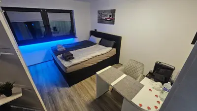 Ein Bett oder Betten in einem Zimmer der Unterkunft Pearl Suite - Self Check-In, Free Parking