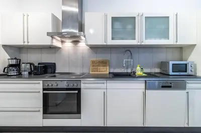 Küche/Küchenzeile in der Unterkunft 200m² Wohnung mit 6 Schlafzimmer