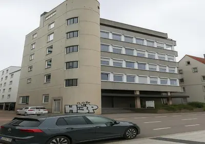 Das Gebäude in dem sich das Privatzimmer befindet