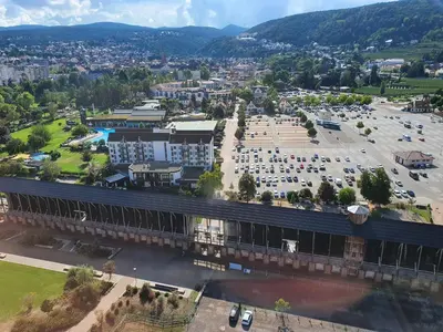 Ein allgemeiner Bergblick oder ein Berglick von der Ferienwohnung aus
