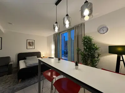 Ein Sitzbereich in der Unterkunft Schwarzwaldblick by Rabe - Parkplatz, Smart-TV, Netflix