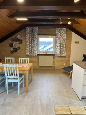 Ein Sitzbereich in der Unterkunft Ferienwohnung Löchgau