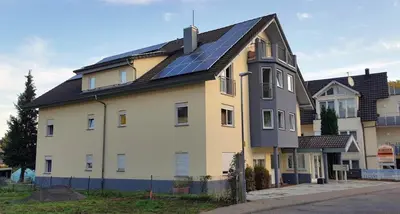 Das Gebäude in dem sich die Pension befindet