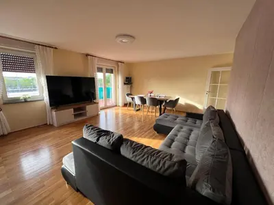 TV/Unterhaltungsangebot in der Unterkunft Albert-Schulte-Park Apartment- Worms