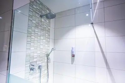 Ein Badezimmer in der Unterkunft Puzzle Hotel Airport Frankfurt