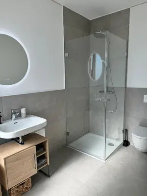Ein Badezimmer in der Unterkunft Neuwertiges Apartment in zentraler Lage