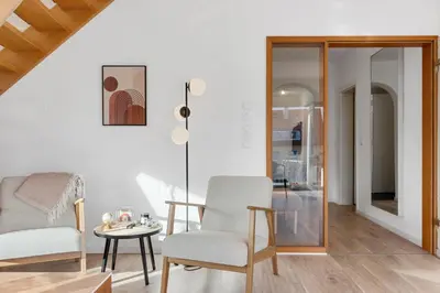 Ein Sitzbereich in der Unterkunft 1-6 Personen - Parkplatz - Terrasse - Küche - WLAN - Balkon