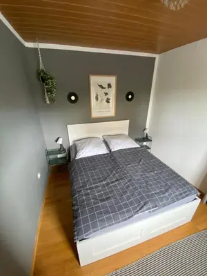 Ein Bett oder Betten in einem Zimmer der Unterkunft Schöne zentrale 2 Zimmer Wohnung