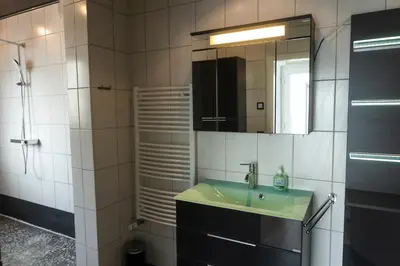 Ein Badezimmer in der Unterkunft HUGOS Design Apartment
