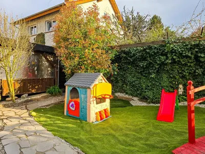 Ein Kinderspielbereich in der Unterkunft STAR-Apartment - Garden with Terrace, Calm, 120m2