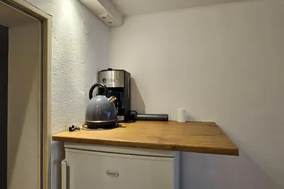 Küche/Küchenzeile in der Unterkunft Renoviertes Gartenapartment