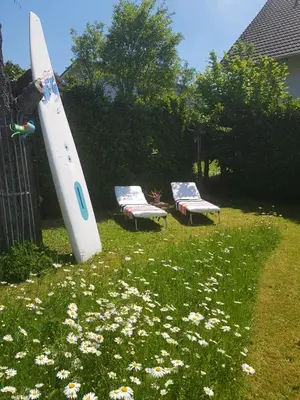 Ein Garten an der Unterkunft Ferienwohnung 'dasBRENNERs'