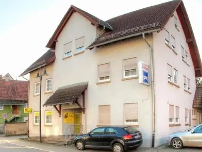 Das Gebäude in dem sich die Ferienwohnung befindet