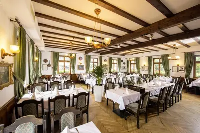 Ein Restaurant oder anderes Speiselokal in der Unterkunft Hotel Landgasthof König von Preussen
