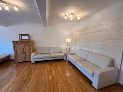 Ein Sitzbereich in der Unterkunft Bohlen-Mühle - Monteurzimmer Reuhl