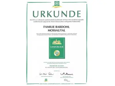 Ein Zertifikat, Auszeichnung, Logo oder anderes Dokument, das in der Unterkunft 1 Siefertshof Comfortable holiday residence ausgestellt ist