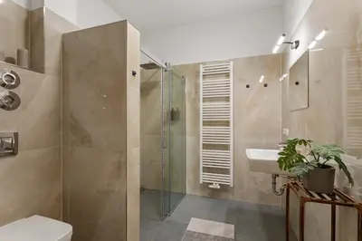 Ein Badezimmer in der Unterkunft Whirlpool & Terrasse - Familien & Gruppenfreundlich