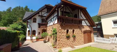 Das Gebäude in dem sich die Ferienwohnung befindet