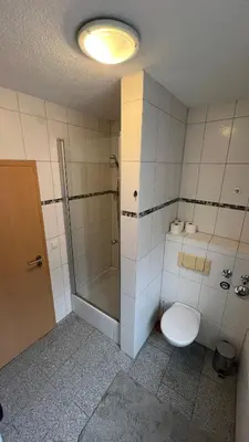 Ein Badezimmer in der Unterkunft City Unterkunft 3