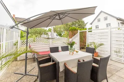 Ein Balkon oder eine Terrasse in der Unterkunft Family-Friedndly Home with Large Garden &BBQ Grill