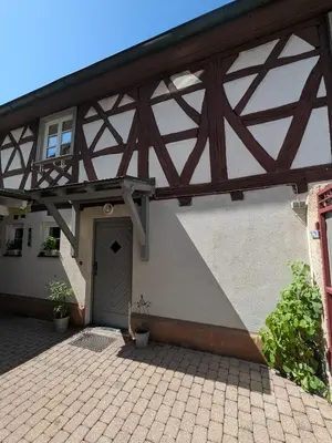 Das Gebäude in dem sich die Ferienwohnung befindet