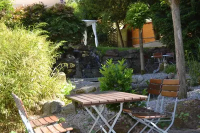 Ein Garten an der Unterkunft Weinhaus Steppe Hotel 3***Superior und Weinstube