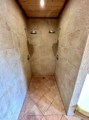 Ein Badezimmer in der Unterkunft Apartment Joelle mit Sauna, Schwimmteich und Gym