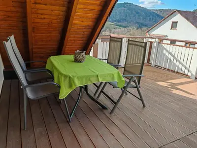 Ein allgemeiner Bergblick oder ein Berglick von der Ferienwohnung aus