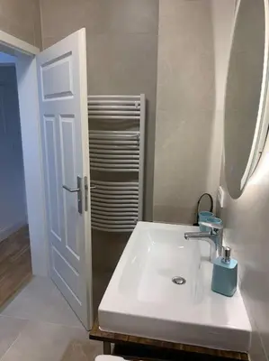 Ein Badezimmer in der Unterkunft Charmante Altbauwohnung