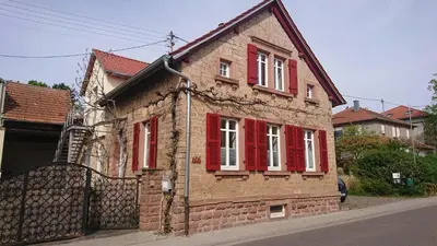 Das Gebäude in dem sich die Ferienwohnung befindet