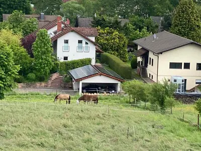 Das Gebäude in dem sich die Ferienwohnung befindet