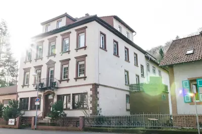 Das Gebäude in dem sich das Hotel befindet