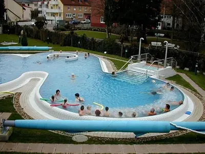 Der Swimmingpool an oder in der Nähe von Haus Fernblick Apartment 2