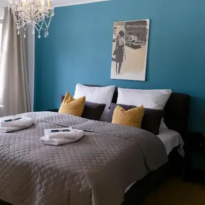 BELLA - Business&Family - 2 Zimmer direkt neben Schloß
