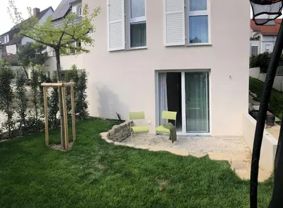 Ein Garten an der Unterkunft Appartment SPATZENNEST